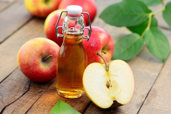 Tighten pores with apple cider vinegar